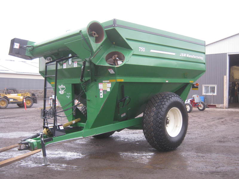 Grain Cart  J&M 750 - 18 Grain Cart  Photo